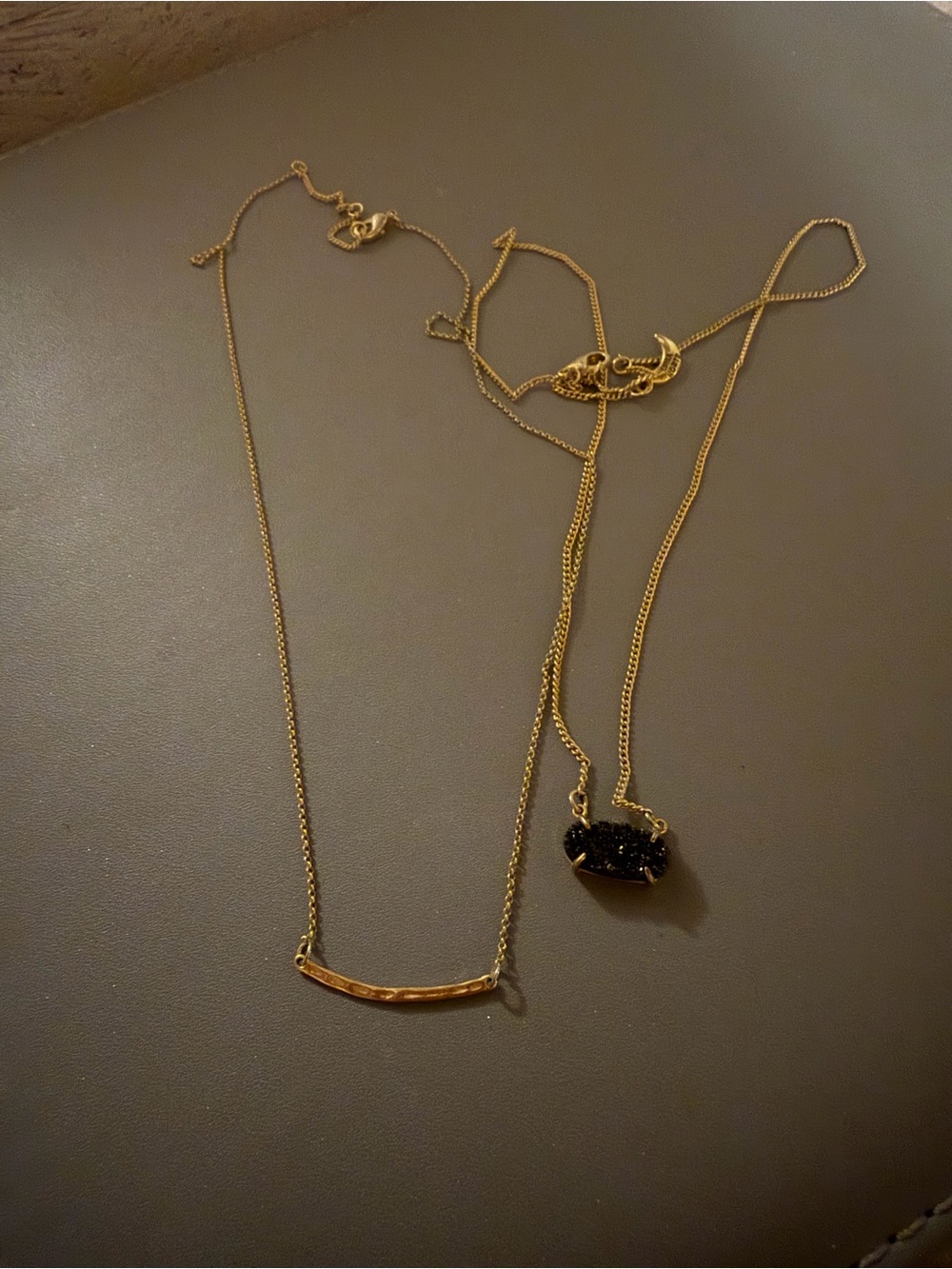 Bundle of 2 gold necklaces